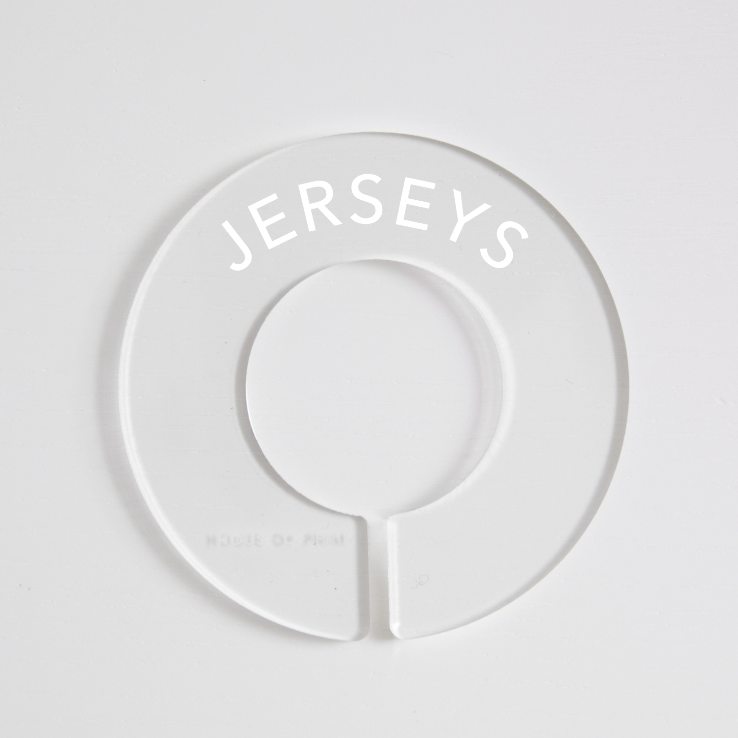 Tops | Circular Divider + Label