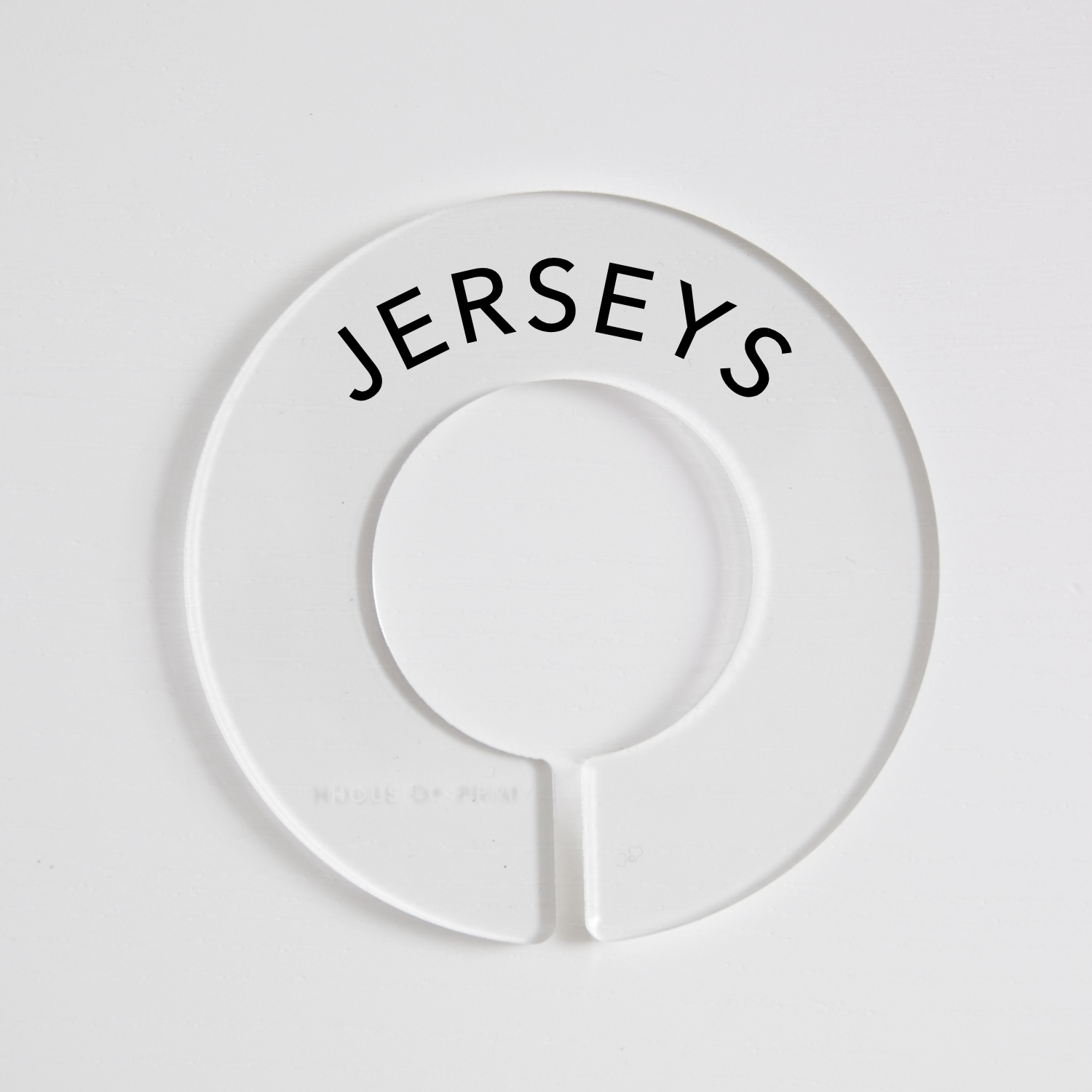 Tops | Circular Divider + Label