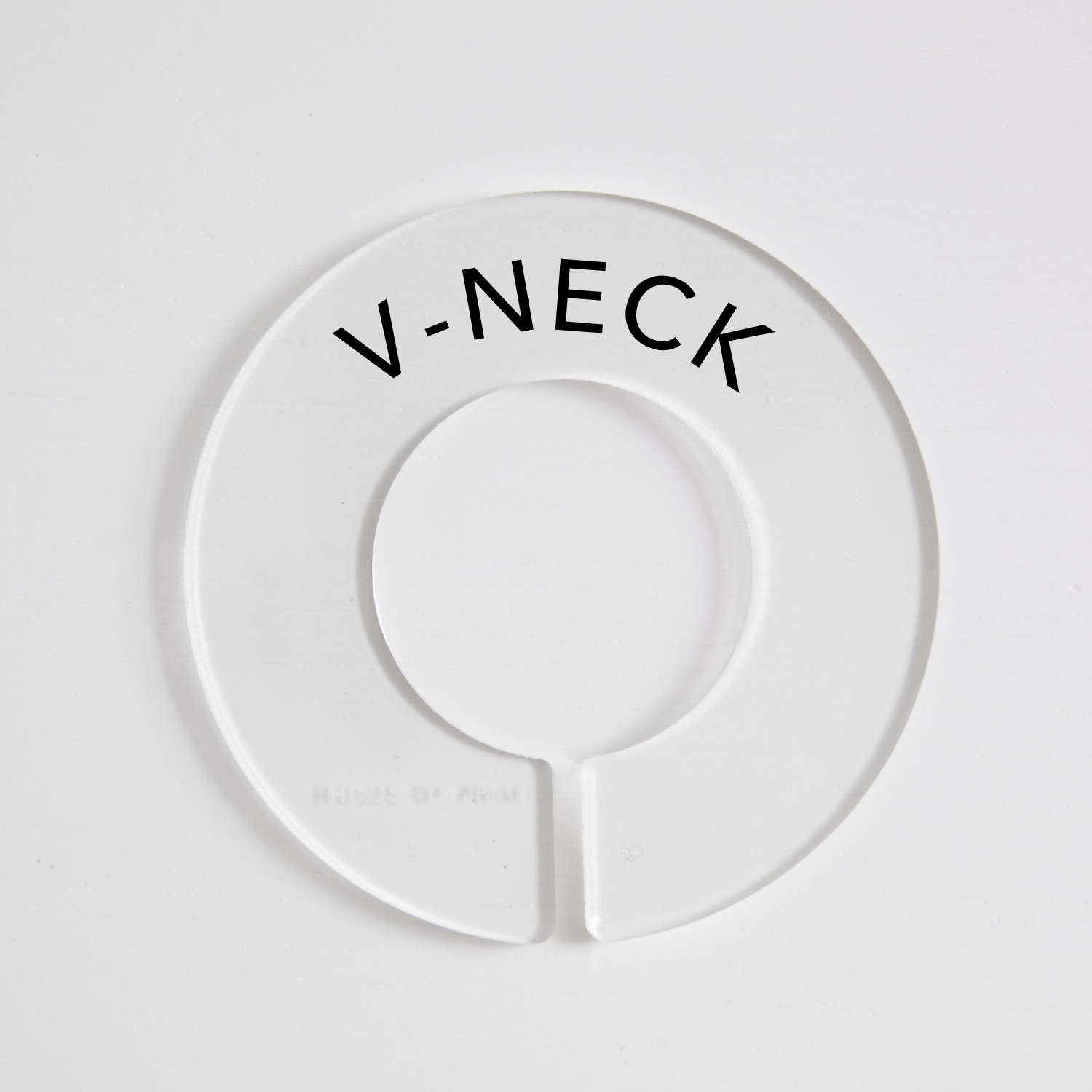 Tops | Circular Divider + Label
